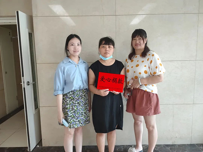 暖心慰問，進(jìn)行中